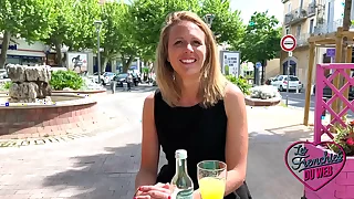 Julie, milf timide, se dévergonde devant coldness caméra