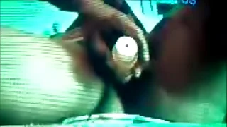 karlamarie con un vibrador